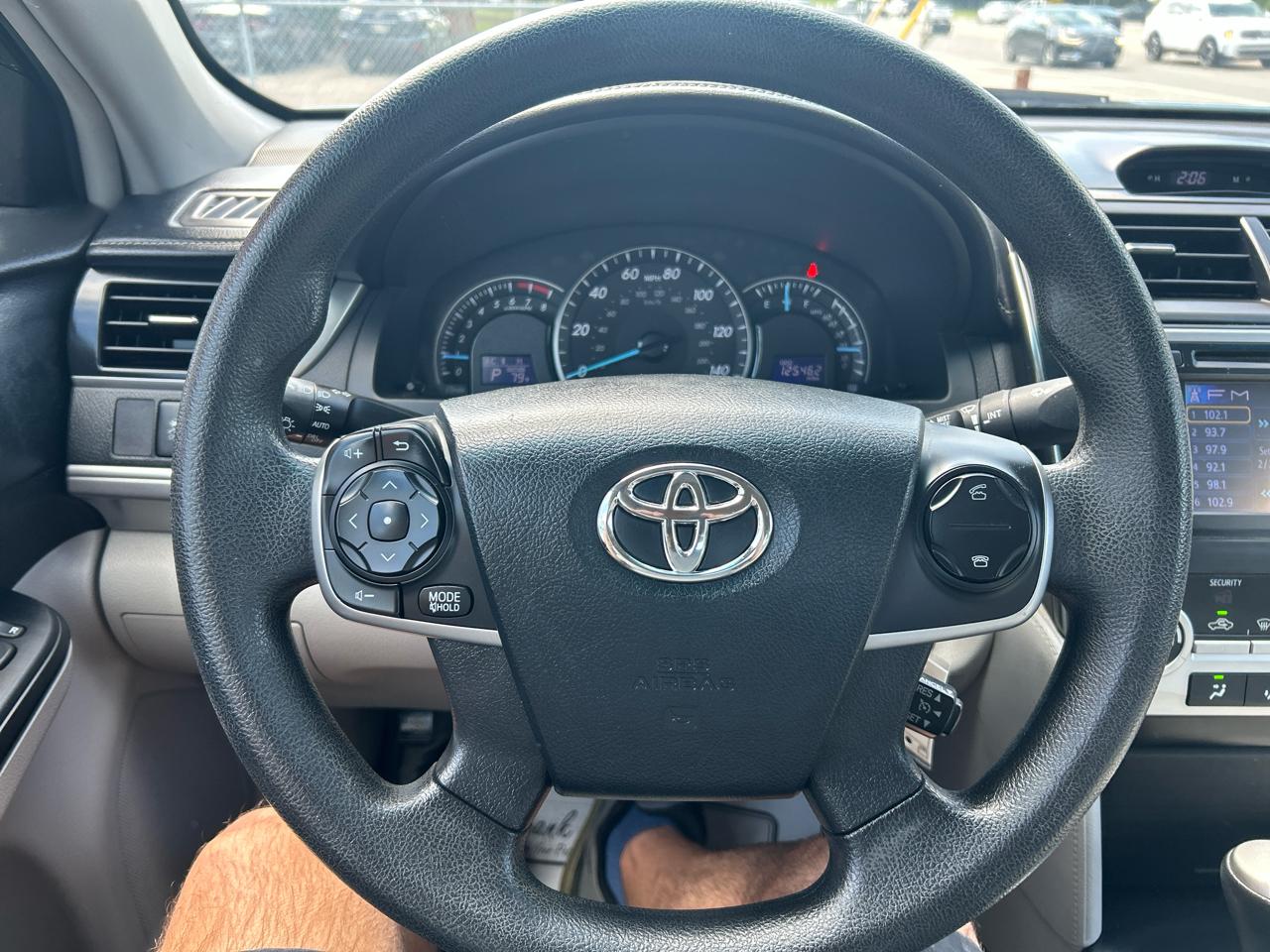 Toyota Camry 4dr Sdn I4 Auto XLE (Natl) 2013