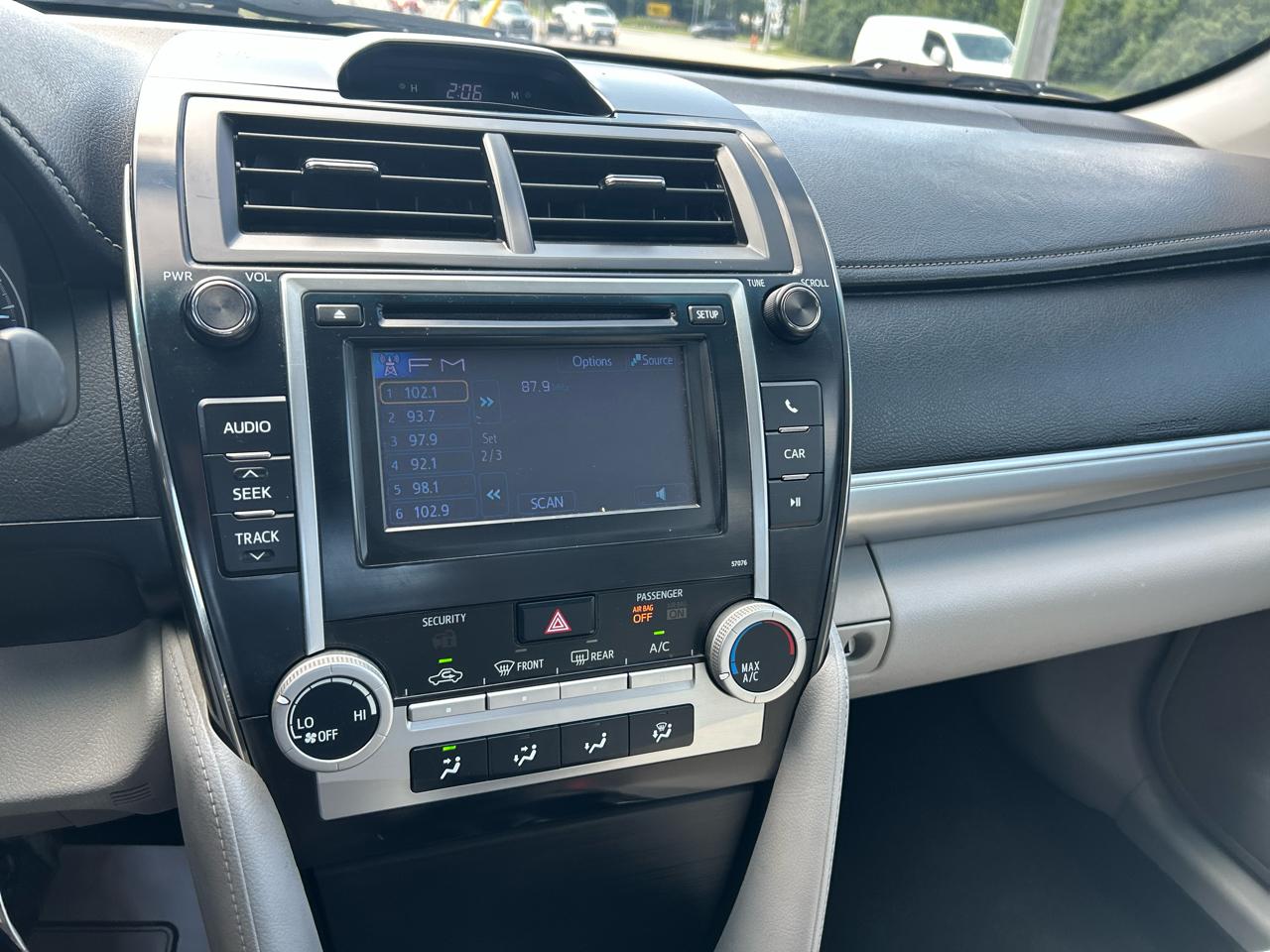 Toyota Camry 4dr Sdn I4 Auto XLE (Natl) 2013