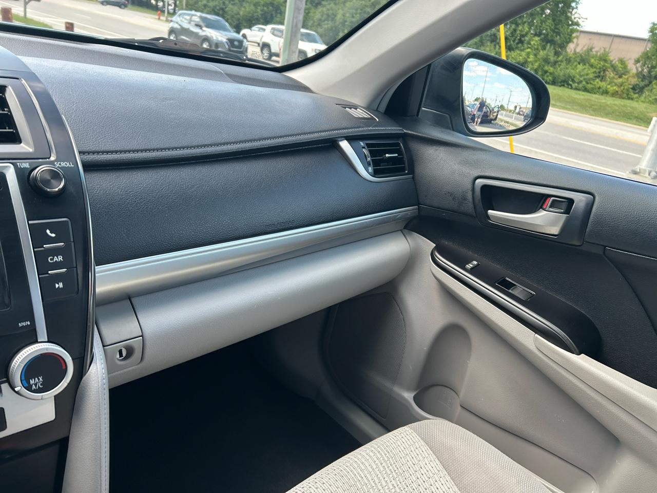 Toyota Camry 4dr Sdn I4 Auto XLE (Natl) 2013