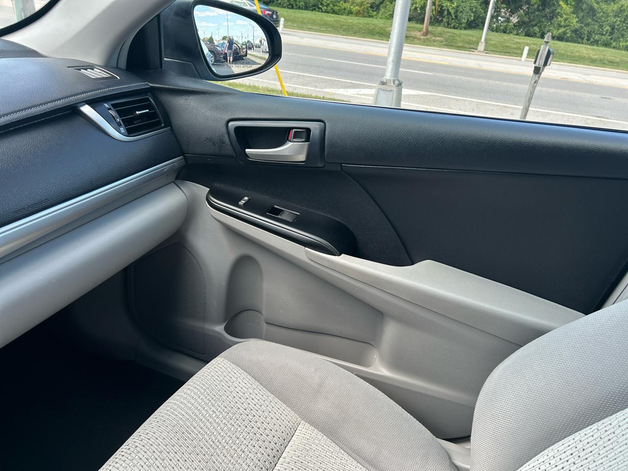 Toyota Camry 4dr Sdn I4 Auto XLE (Natl) 2013