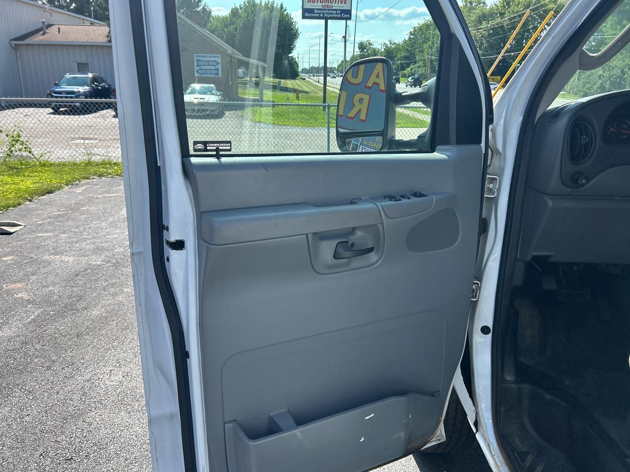 Ford Econoline Cargo Van E-150 Recreational 2008