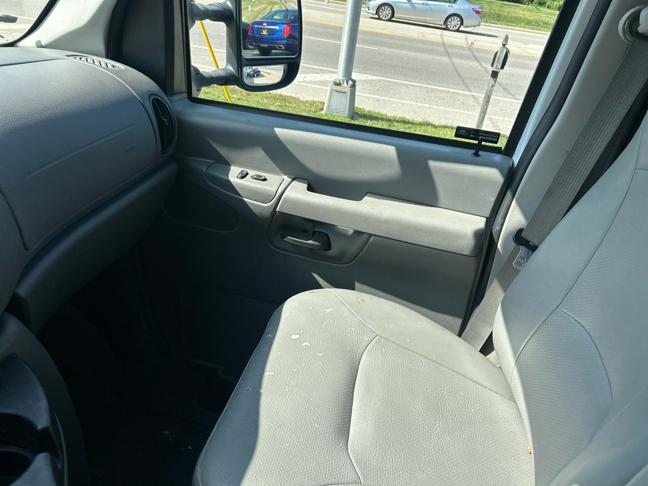 Ford Econoline Cargo Van E-150 Recreational 2008