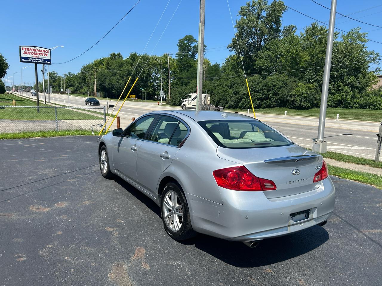 Infiniti G37 Sedan 4dr x AWD 2013
