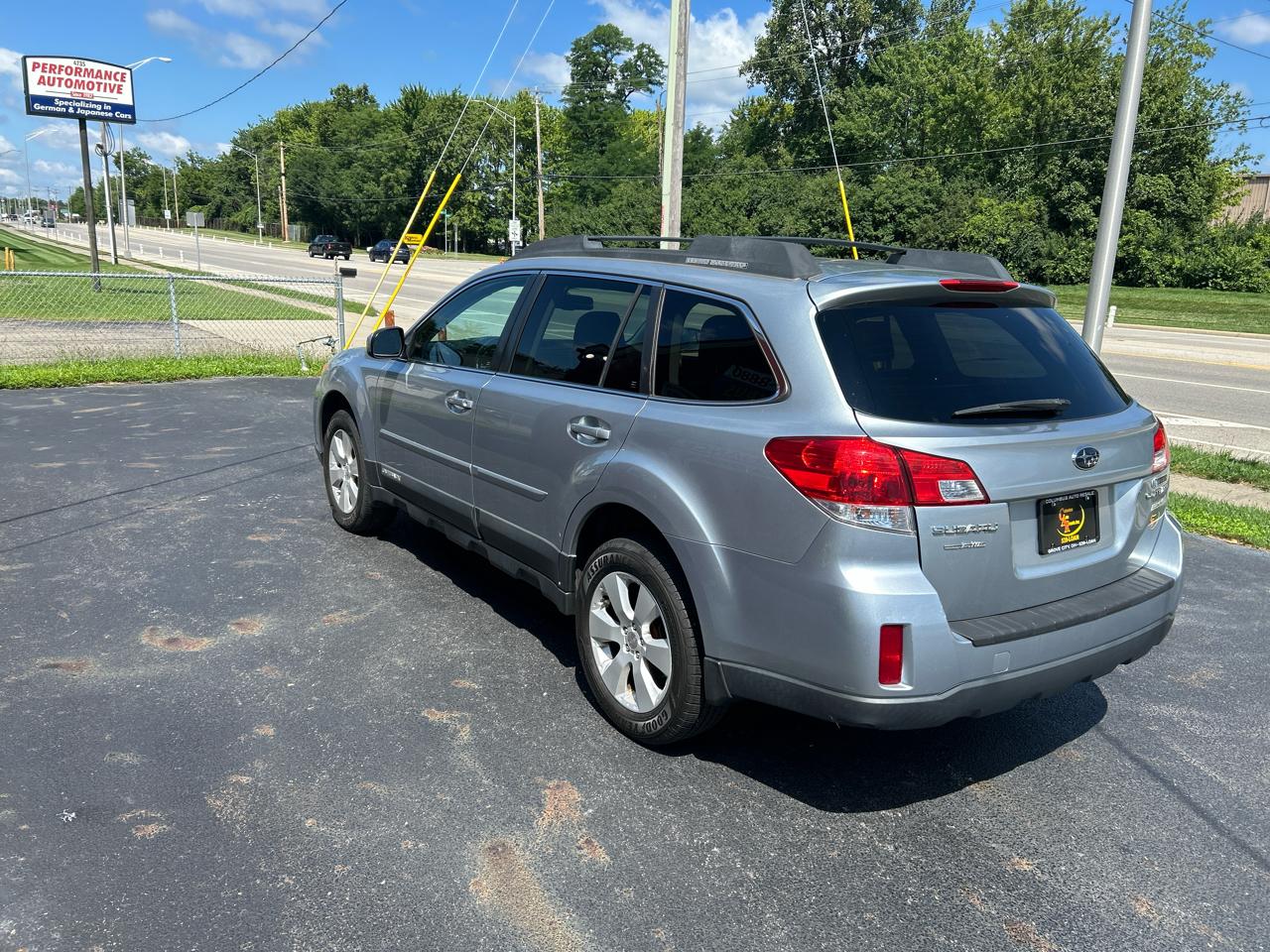 Subaru Outback 4dr Wgn H4 Auto 2.5i Premium 2012