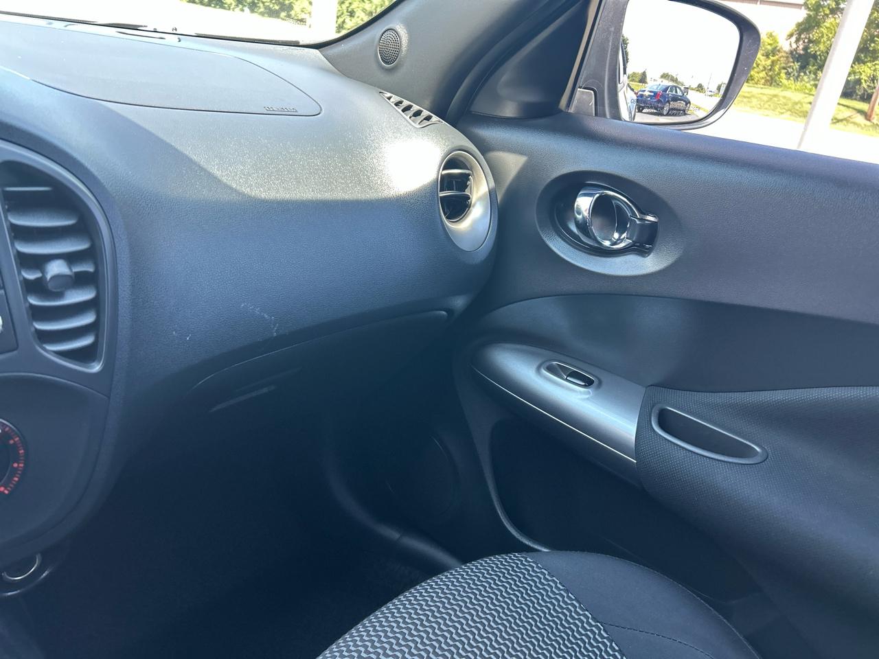 Nissan Juke 5dr Wgn CVT S AWD 2015