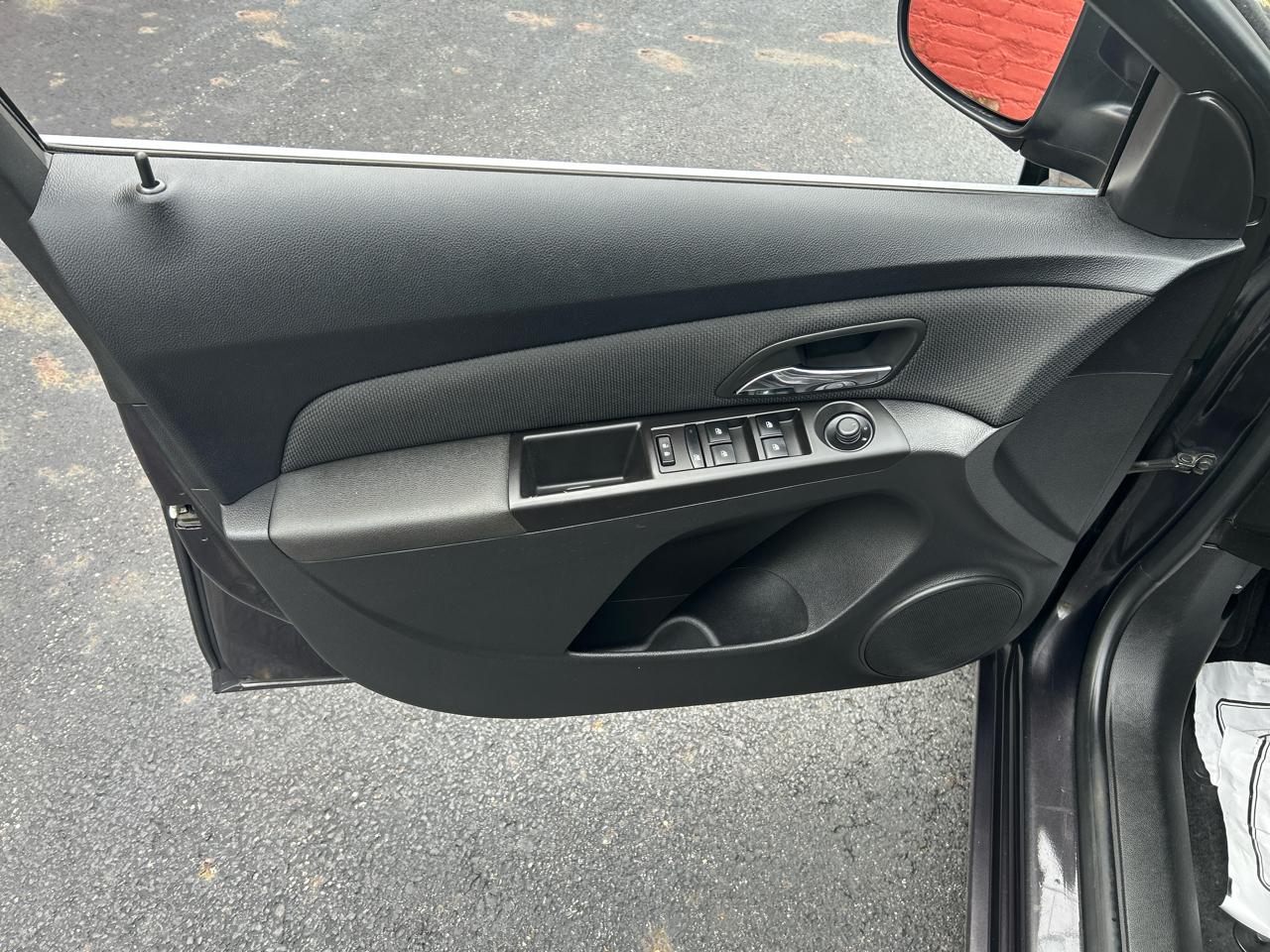Chevrolet Cruze 4dr Sdn Man 1LT 2015