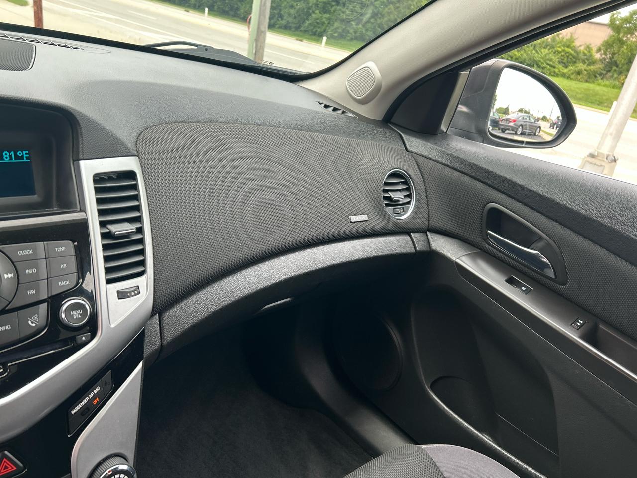 Chevrolet Cruze 4dr Sdn Man 1LT 2015
