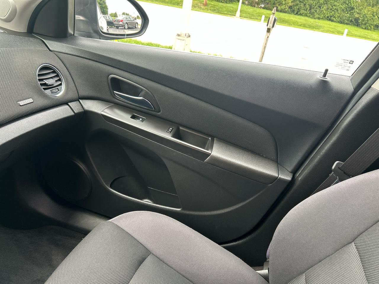 Chevrolet Cruze 4dr Sdn Man 1LT 2015