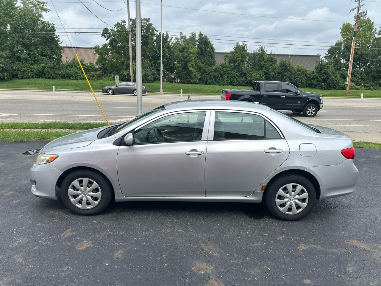 Toyota Corolla 4dr Sdn Man (Natl) 2010