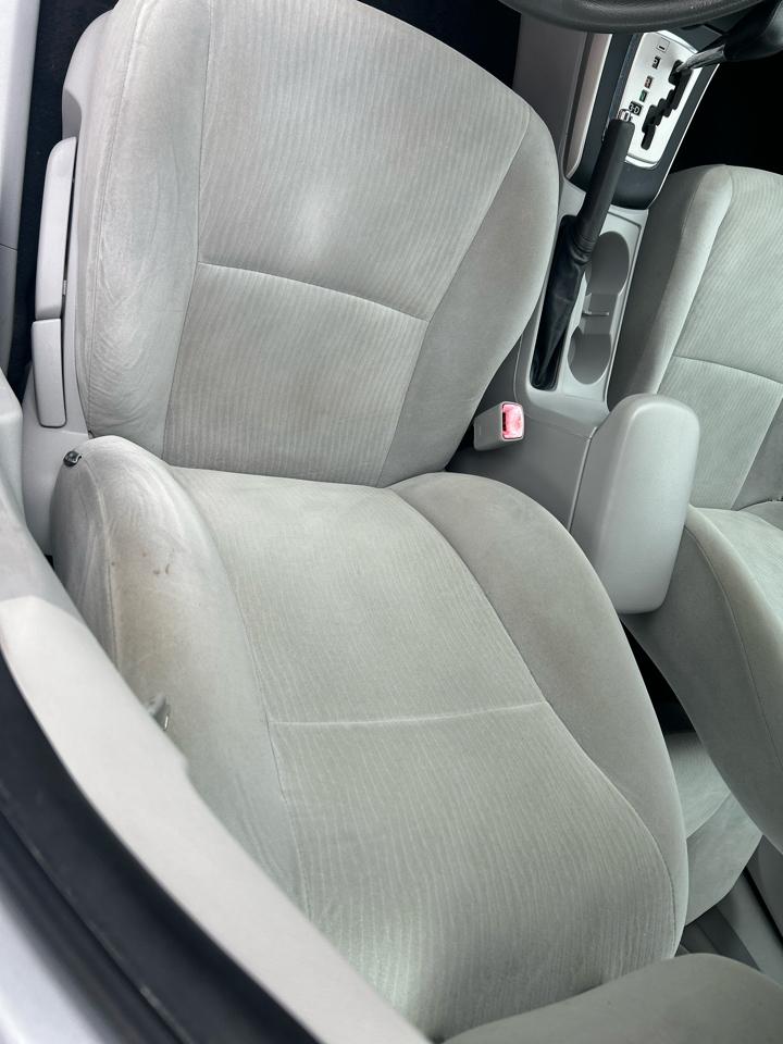 Toyota Corolla 4dr Sdn Man (Natl) 2010