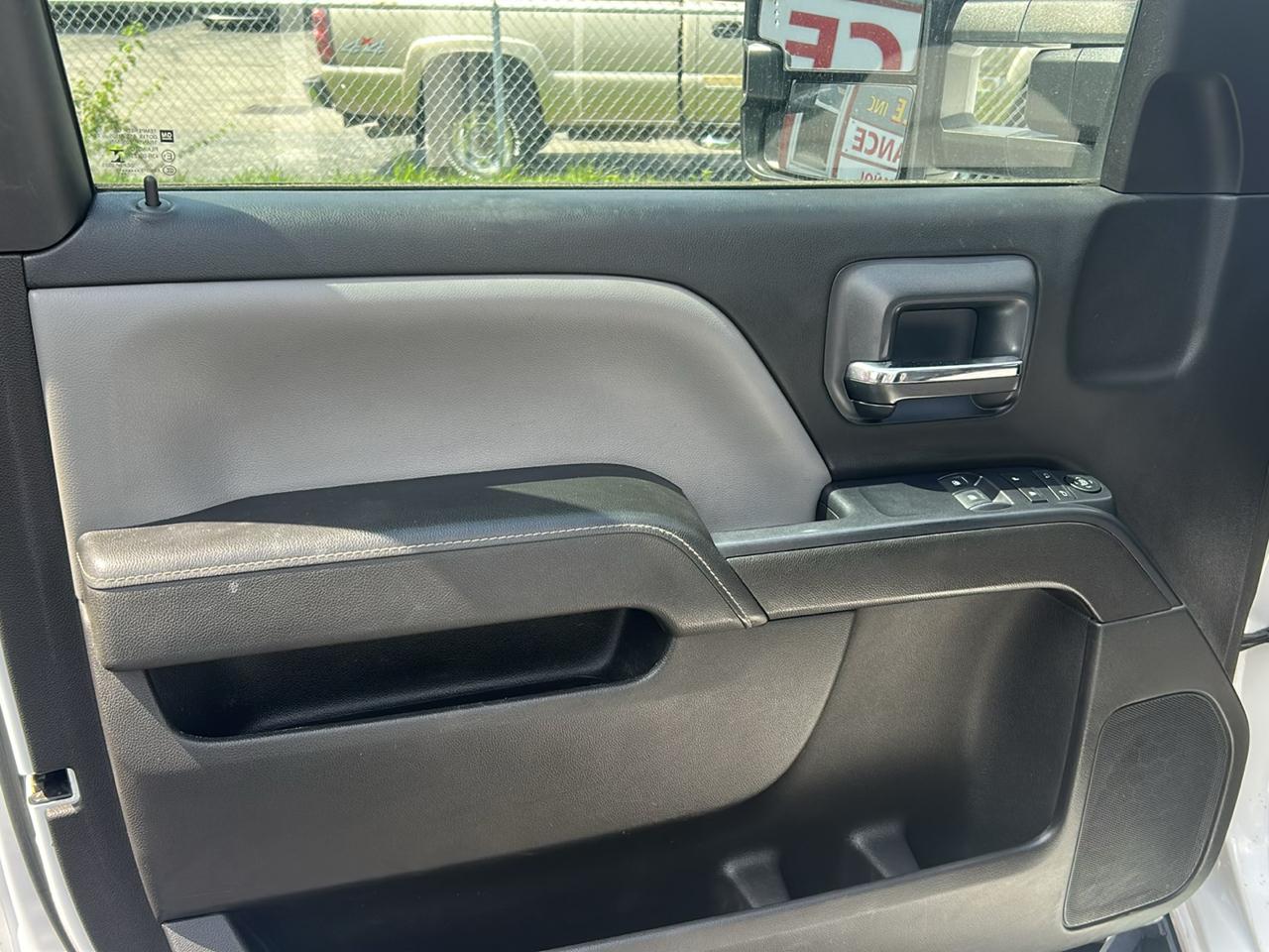 Chevrolet Silverado 2500HD Built After Aug 14 2WD Reg Cab 133.6" Work Truck 2015