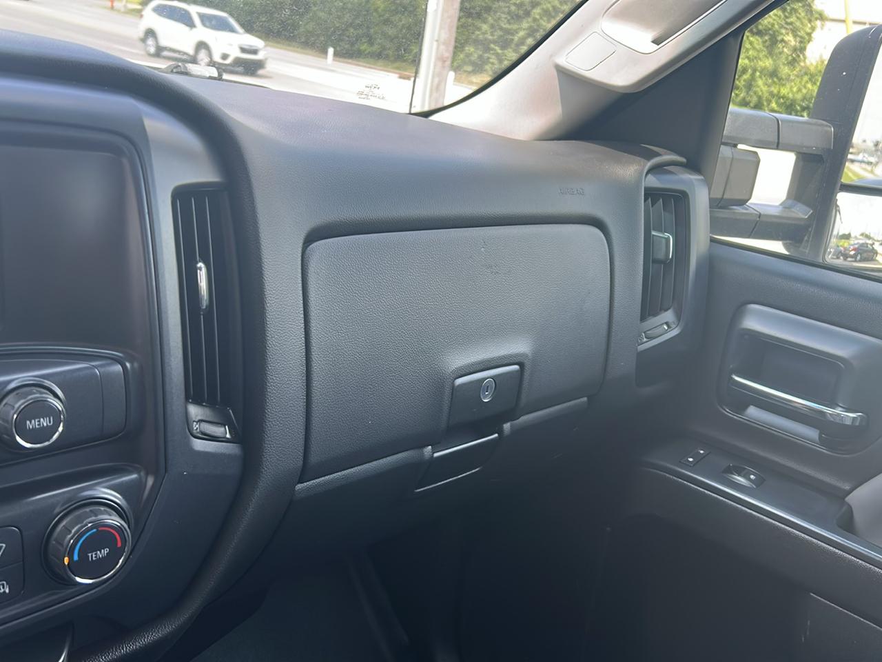 Chevrolet Silverado 2500HD Built After Aug 14 2WD Reg Cab 133.6" Work Truck 2015