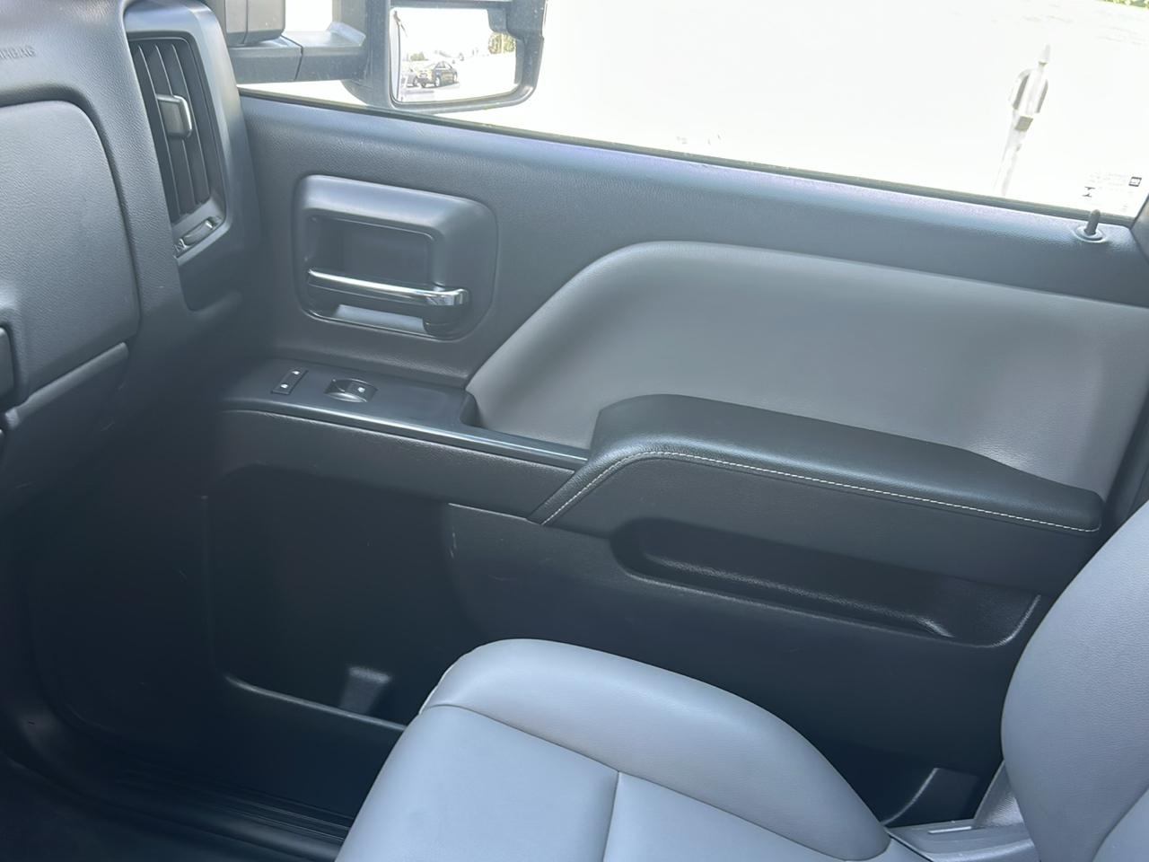 Chevrolet Silverado 2500HD Built After Aug 14 2WD Reg Cab 133.6" Work Truck 2015