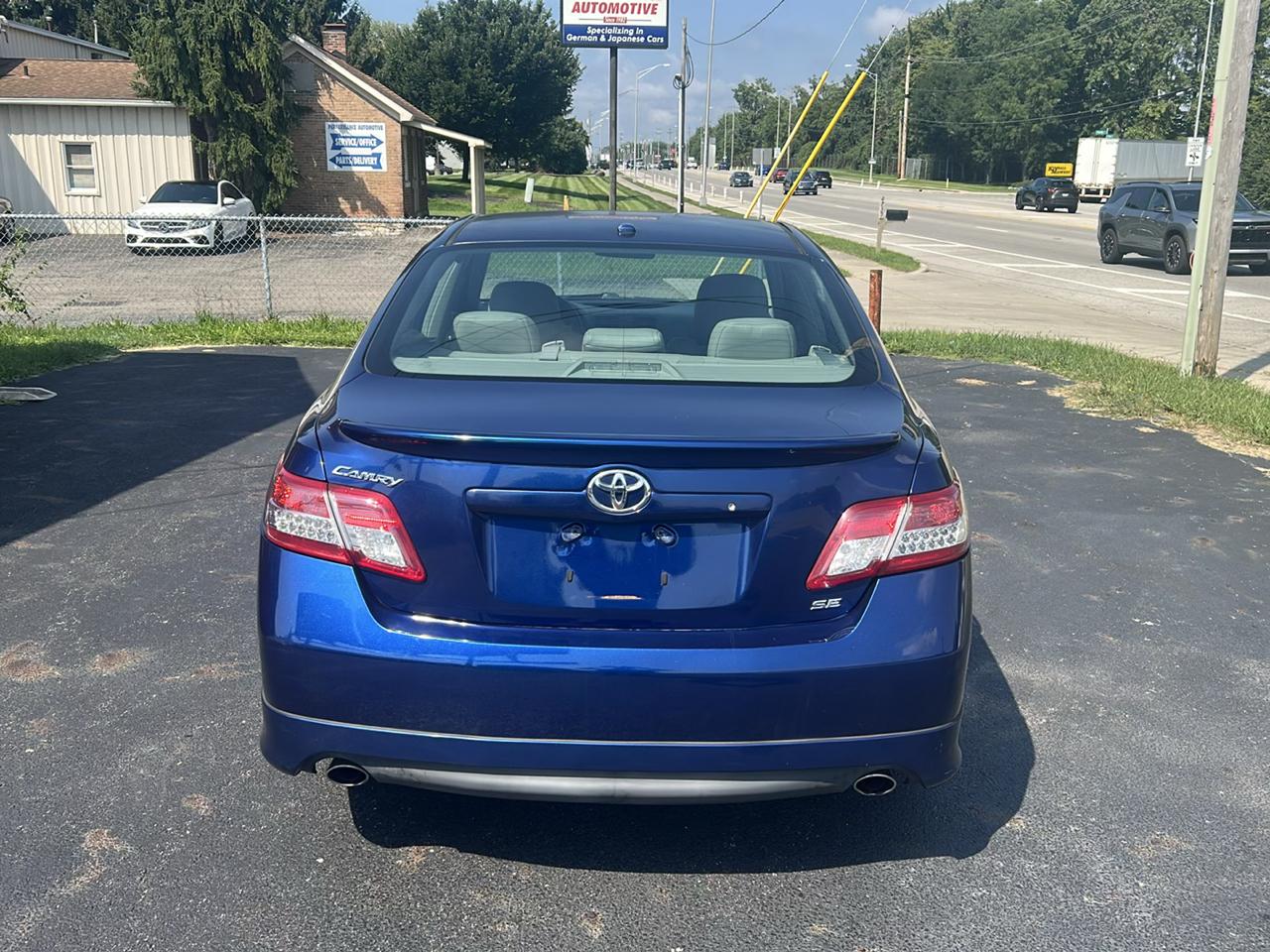 Toyota Camry 4dr Sdn V6 Auto XLE (Natl) 2011
