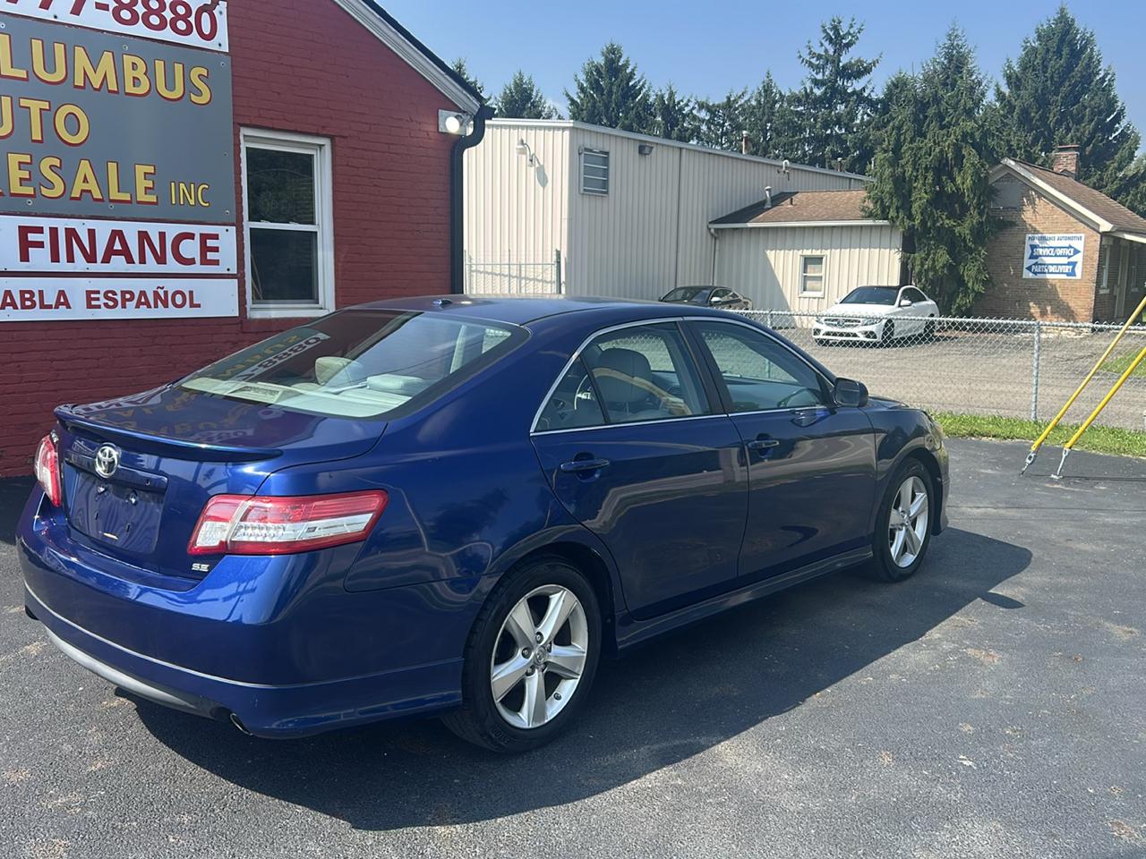 Toyota Camry 4dr Sdn V6 Auto XLE (Natl) 2011