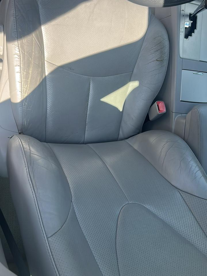 Toyota Camry 4dr Sdn V6 Auto XLE (Natl) 2011