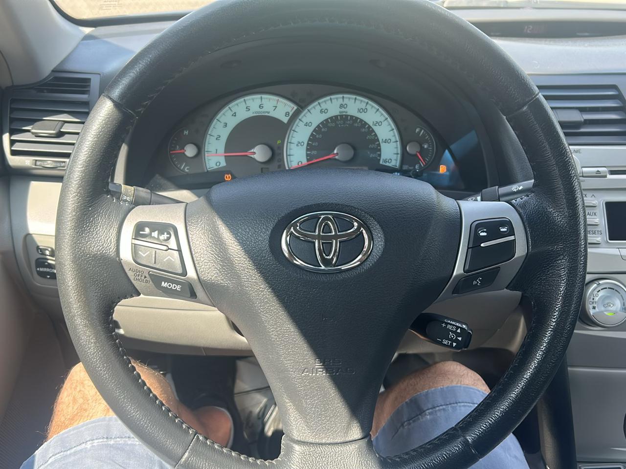 Toyota Camry 4dr Sdn V6 Auto XLE (Natl) 2011