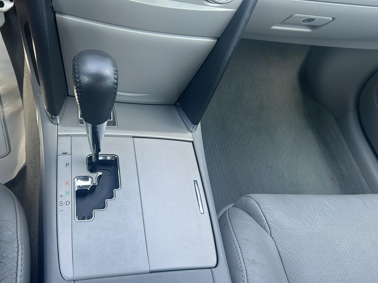 Toyota Camry 4dr Sdn V6 Auto XLE (Natl) 2011