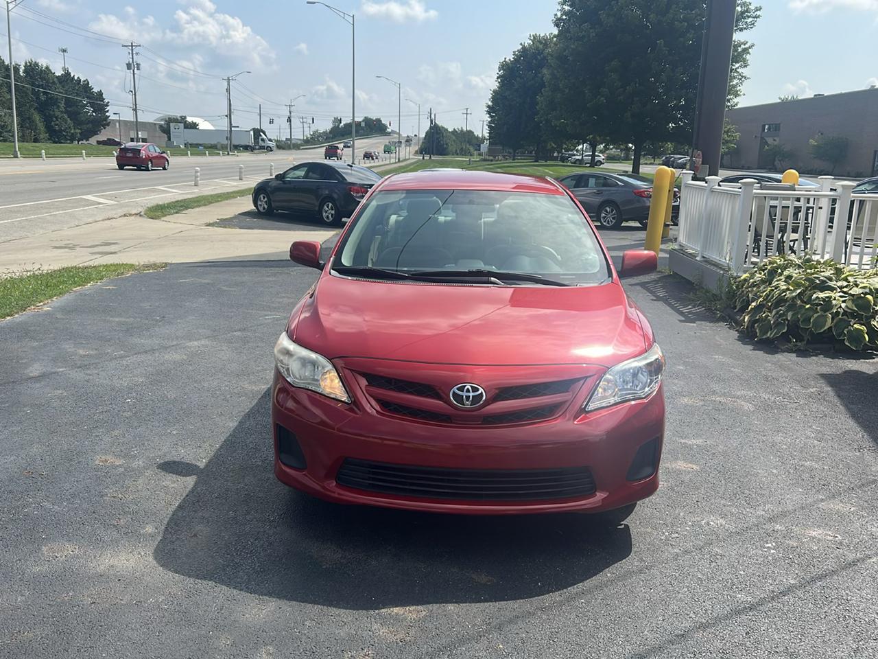 Toyota Corolla 4dr Sdn Auto LE (Natl) 2012