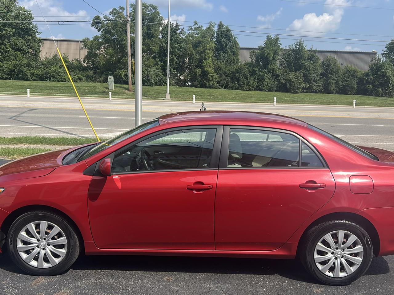 Toyota Corolla 4dr Sdn Auto LE (Natl) 2012