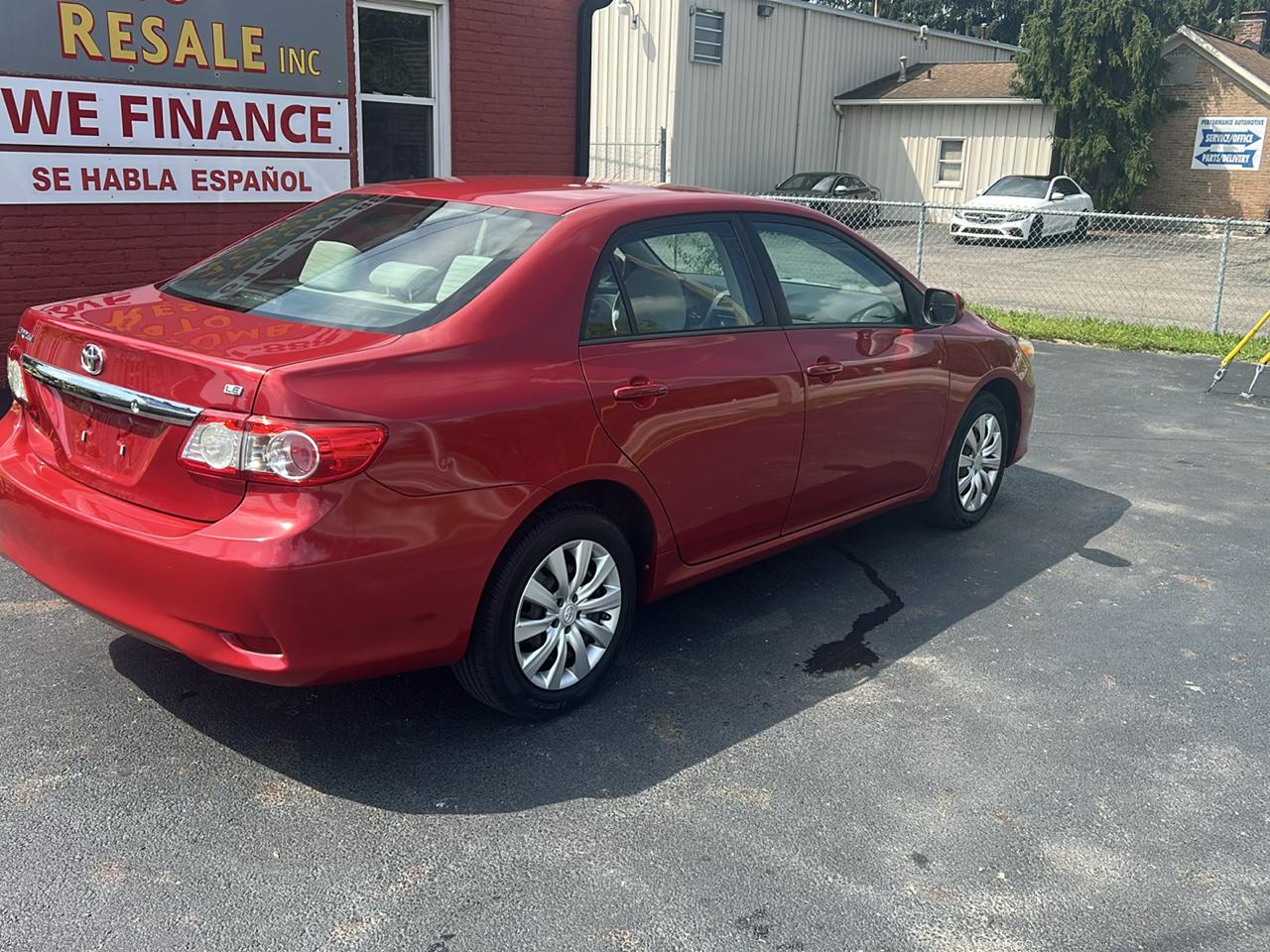 Toyota Corolla 4dr Sdn Auto LE (Natl) 2012