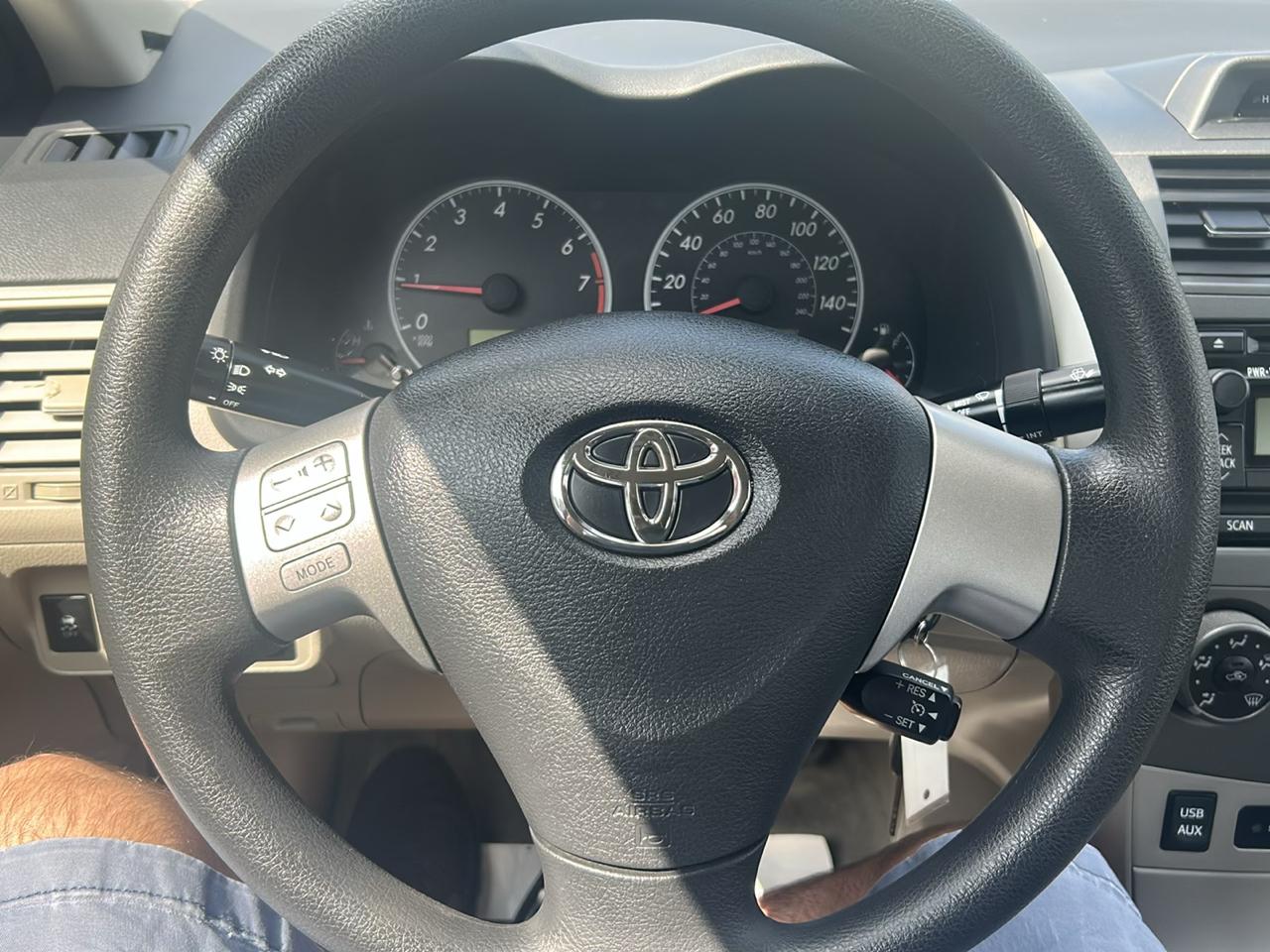 Toyota Corolla 4dr Sdn Auto LE (Natl) 2012