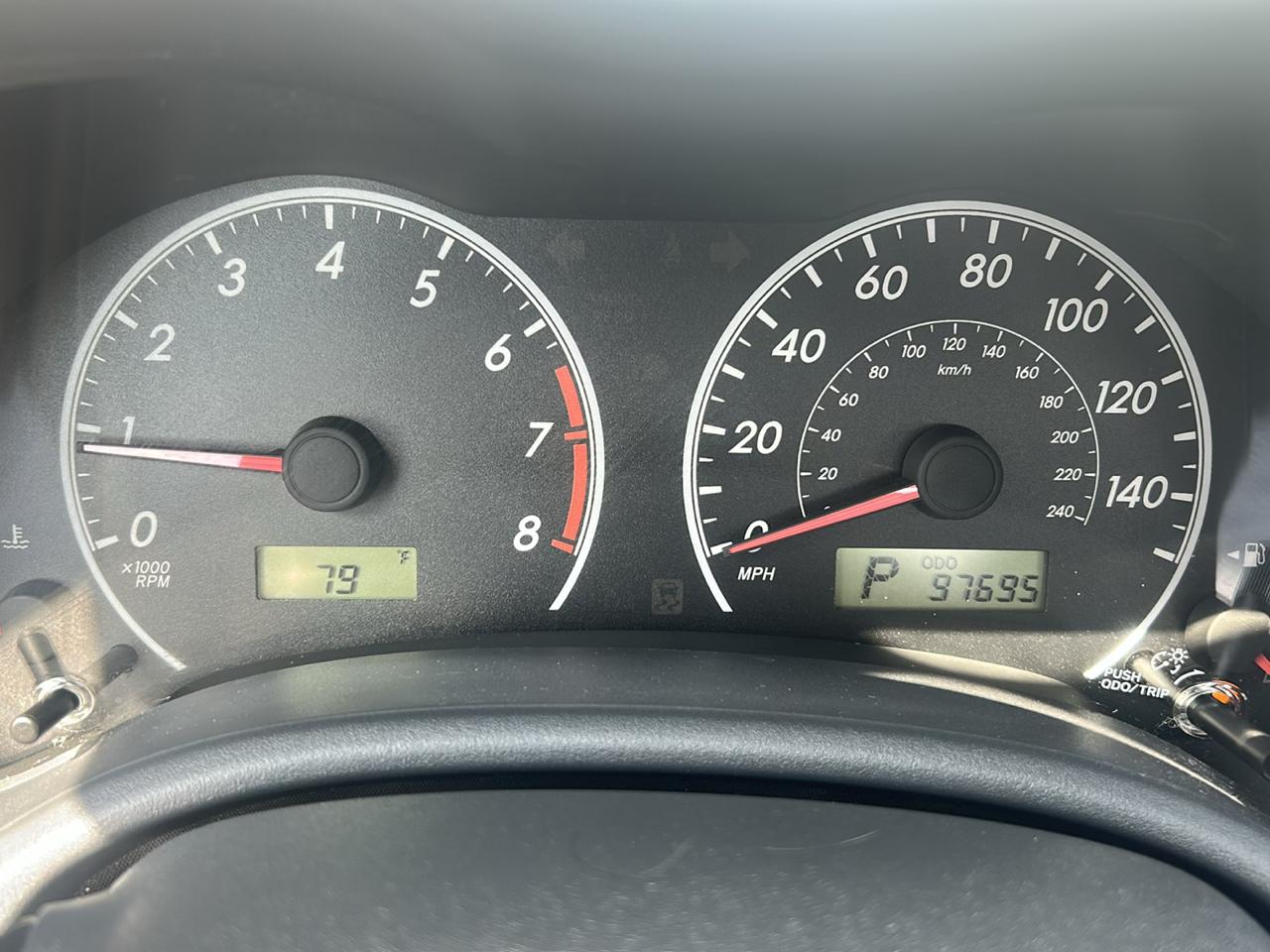 Toyota Corolla 4dr Sdn Auto LE (Natl) 2012