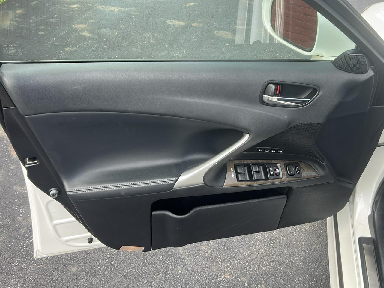 Lexus IS 250 4dr Sport Sdn Auto AWD 2011