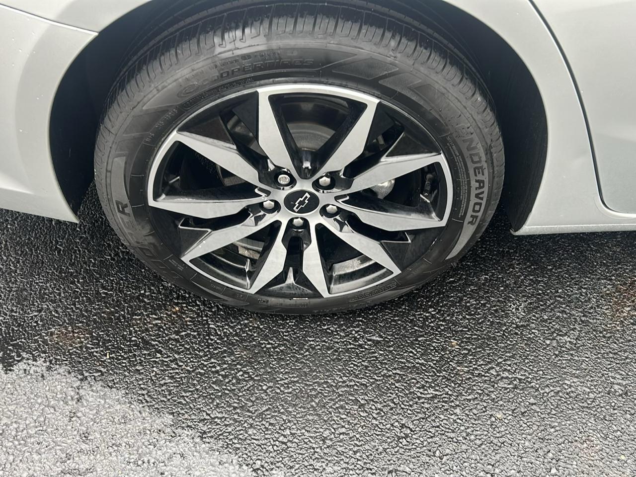 Chevrolet Malibu 4dr Sdn RS 2022
