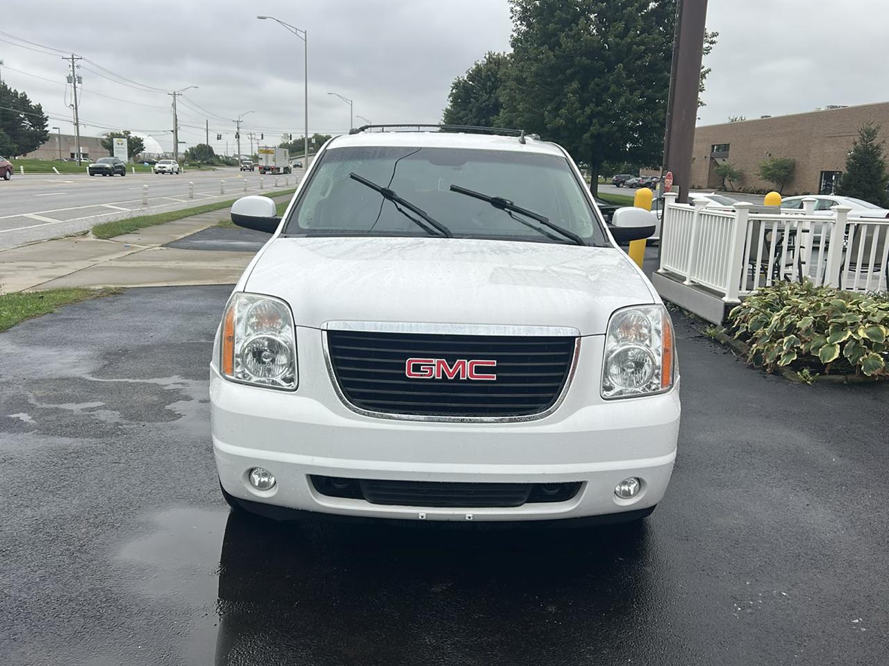 GMC Yukon XL 4WD 4dr 1500 SLT 2013