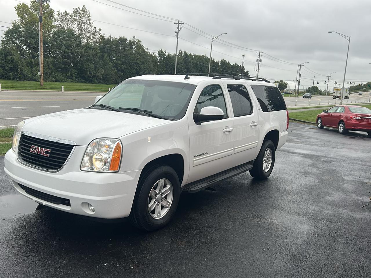 GMC Yukon XL 4WD 4dr 1500 SLT 2013