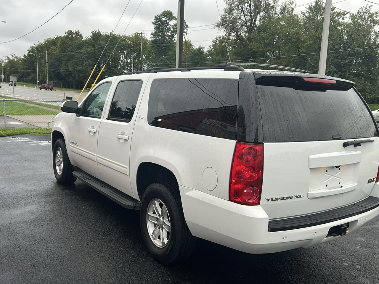 GMC Yukon XL 4WD 4dr 1500 SLT 2013