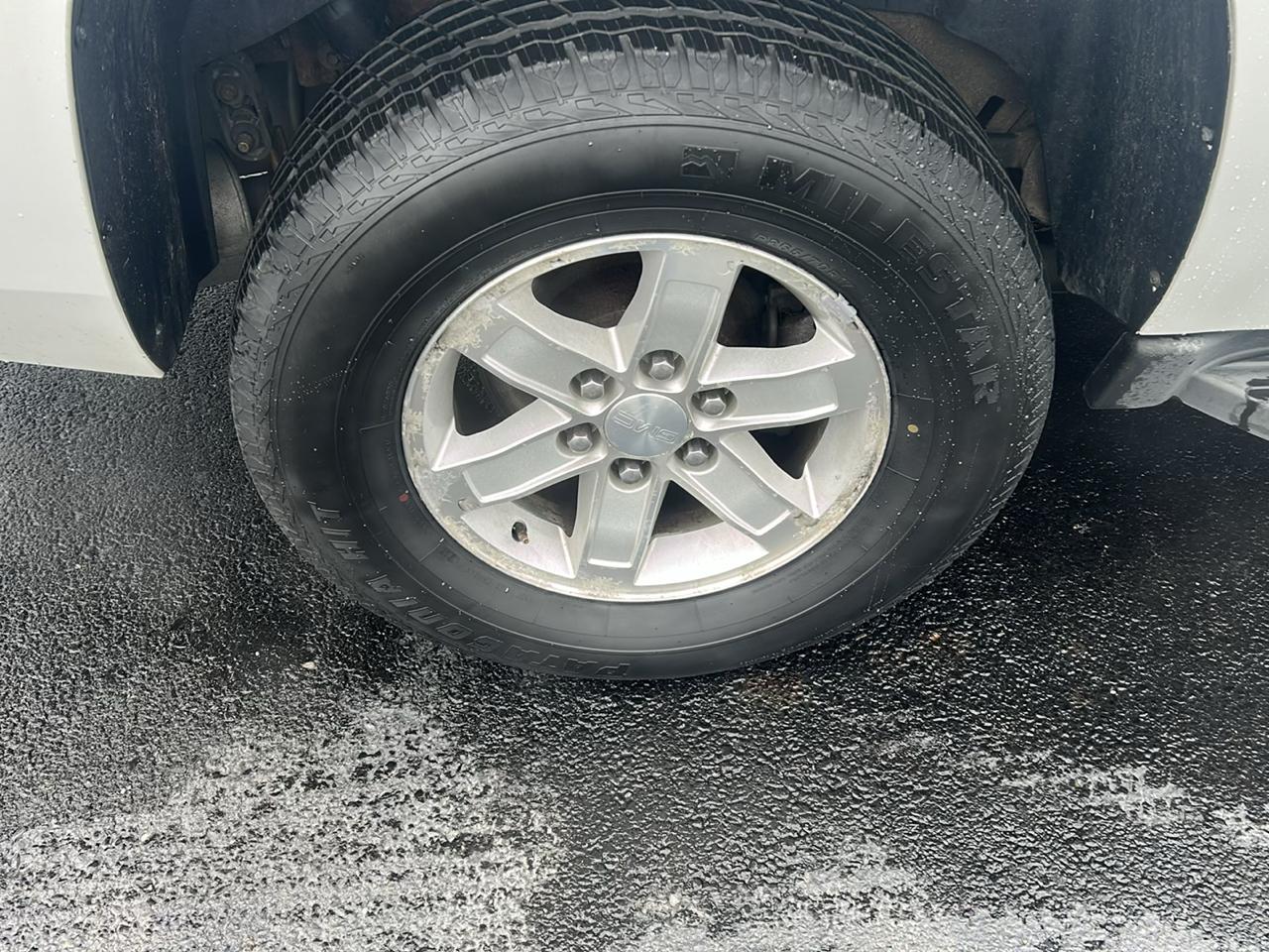 GMC Yukon XL 4WD 4dr 1500 SLT 2013