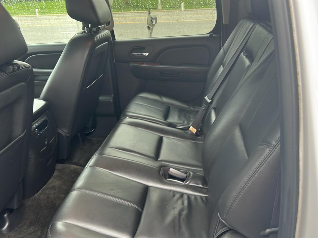 GMC Yukon XL 4WD 4dr 1500 SLT 2013