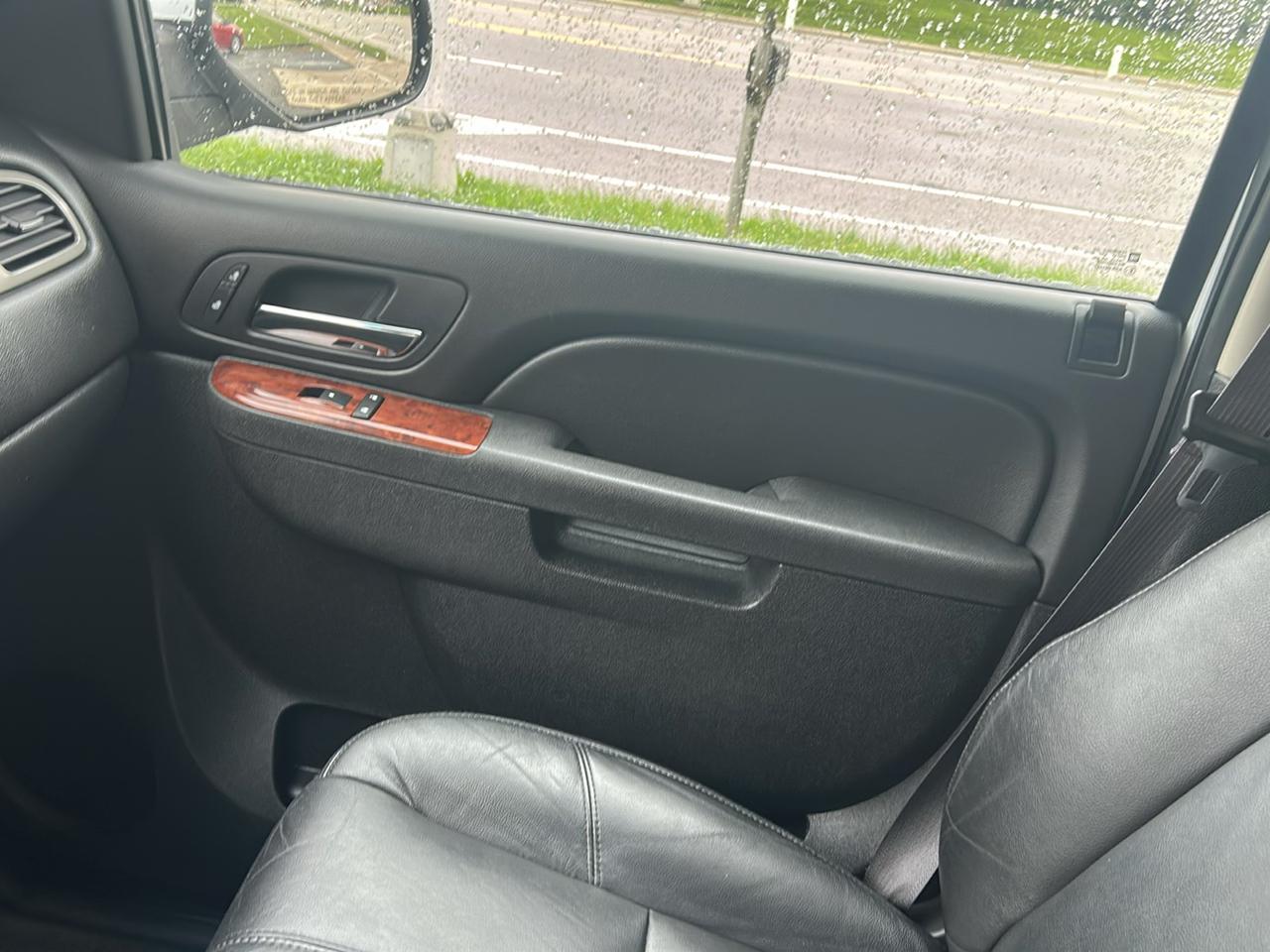 GMC Yukon XL 4WD 4dr 1500 SLT 2013