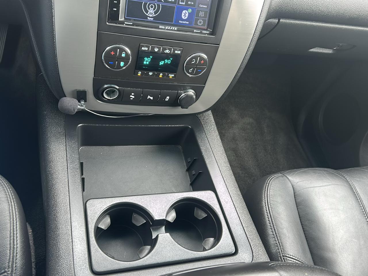 GMC Yukon XL 4WD 4dr 1500 SLT 2013