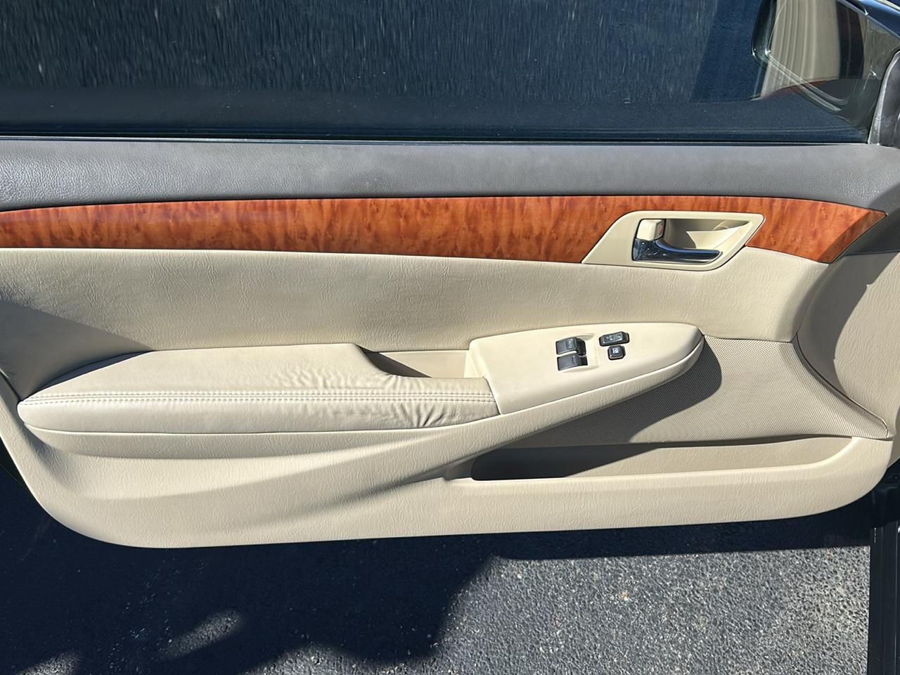 Toyota Camry Solara 2dr Conv V6 Auto SE Sport (Natl) 2007