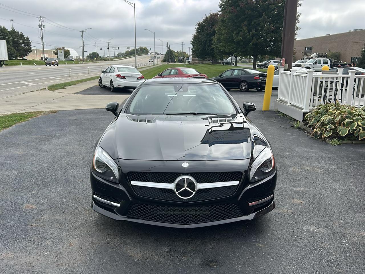 Mercedes-Benz SL-Class photo 2