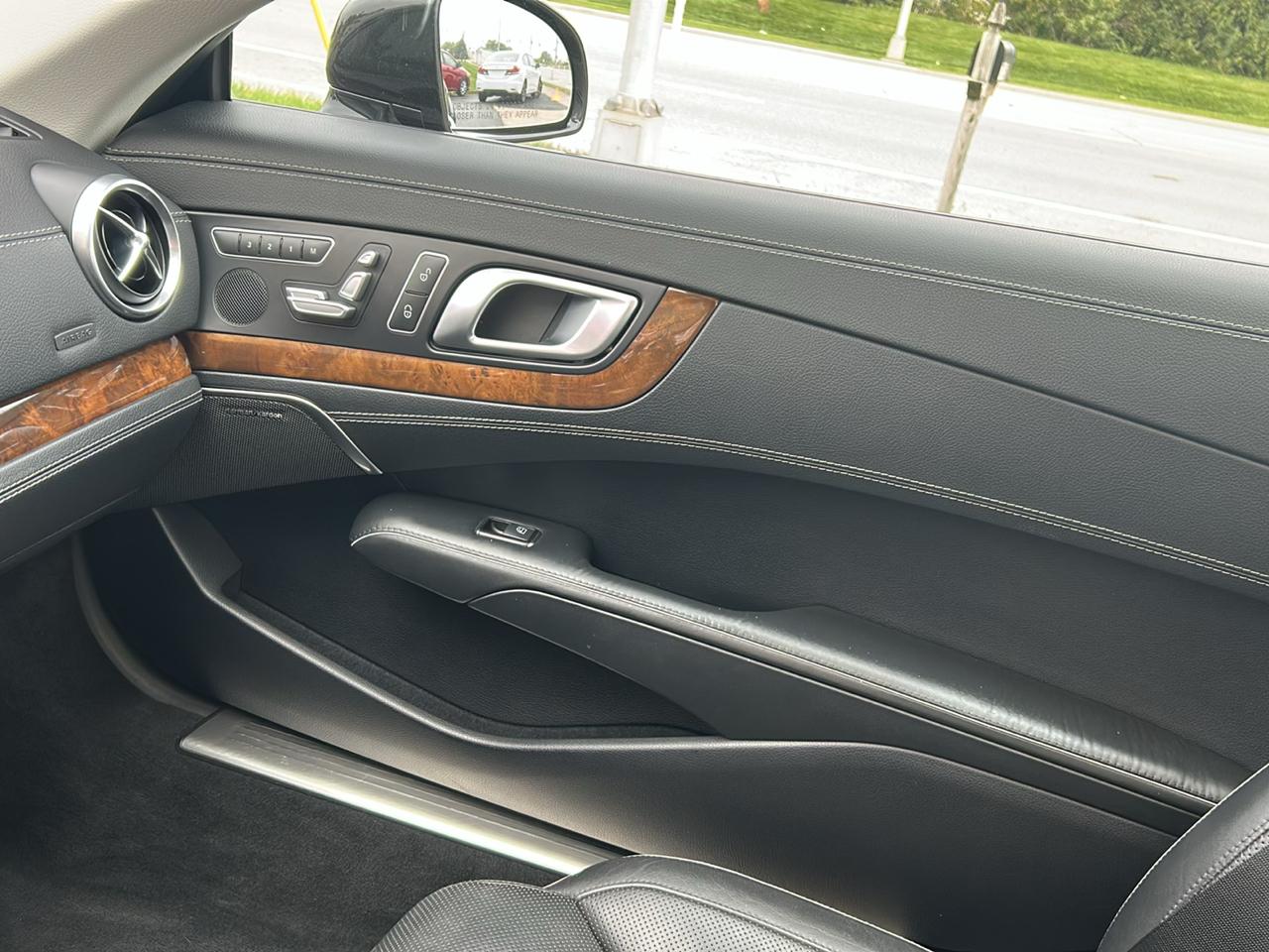 Mercedes-Benz SL-Class photo 17