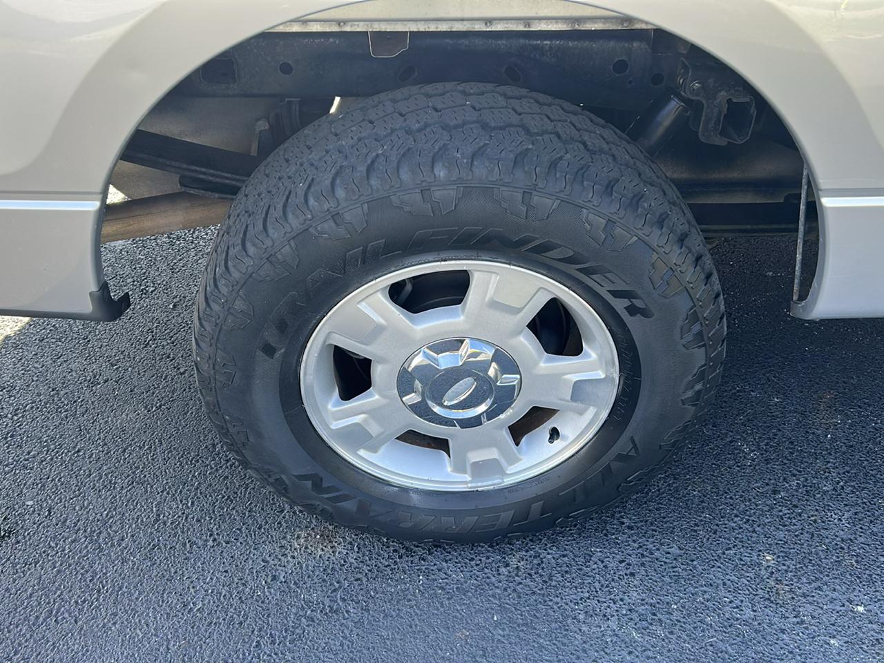 Ford F-150 photo 9