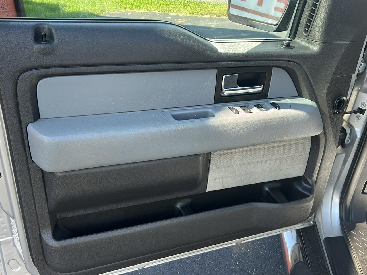 Ford F-150 photo 12