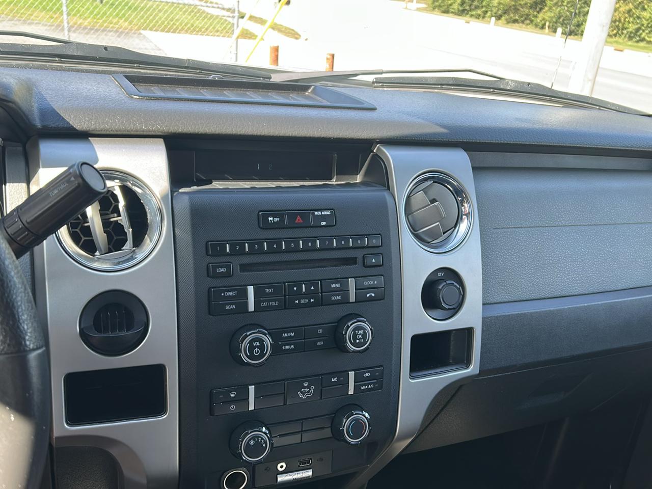 Ford F-150 photo 16