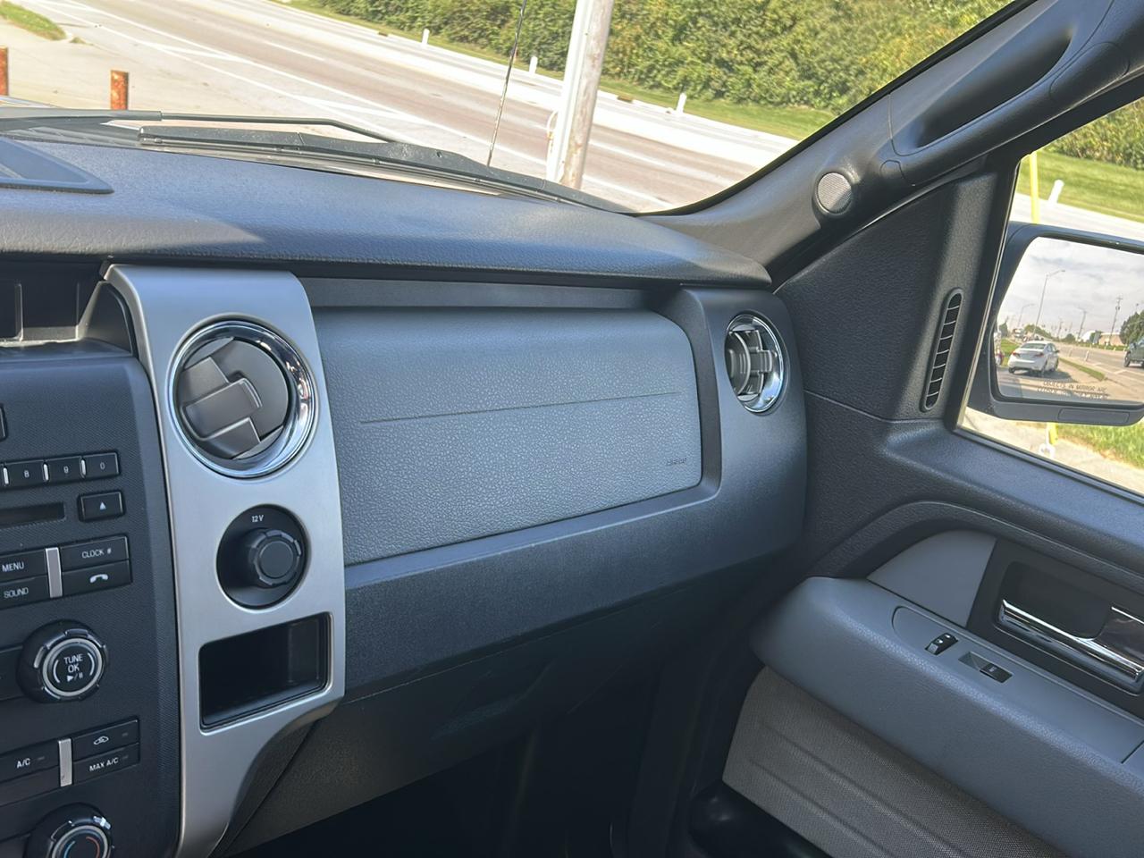 Ford F-150 photo 17