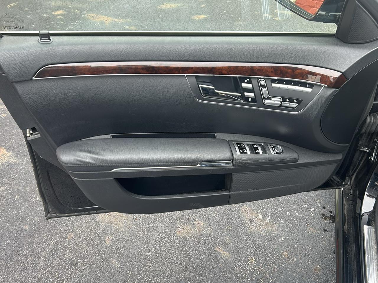 Mercedes-Benz S-Class 4dr Sdn S 550 4MATIC 2011