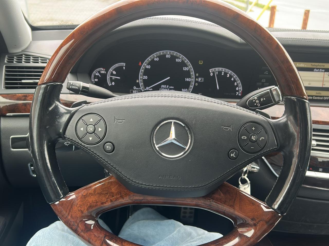 Mercedes-Benz S-Class 4dr Sdn S 550 4MATIC 2011
