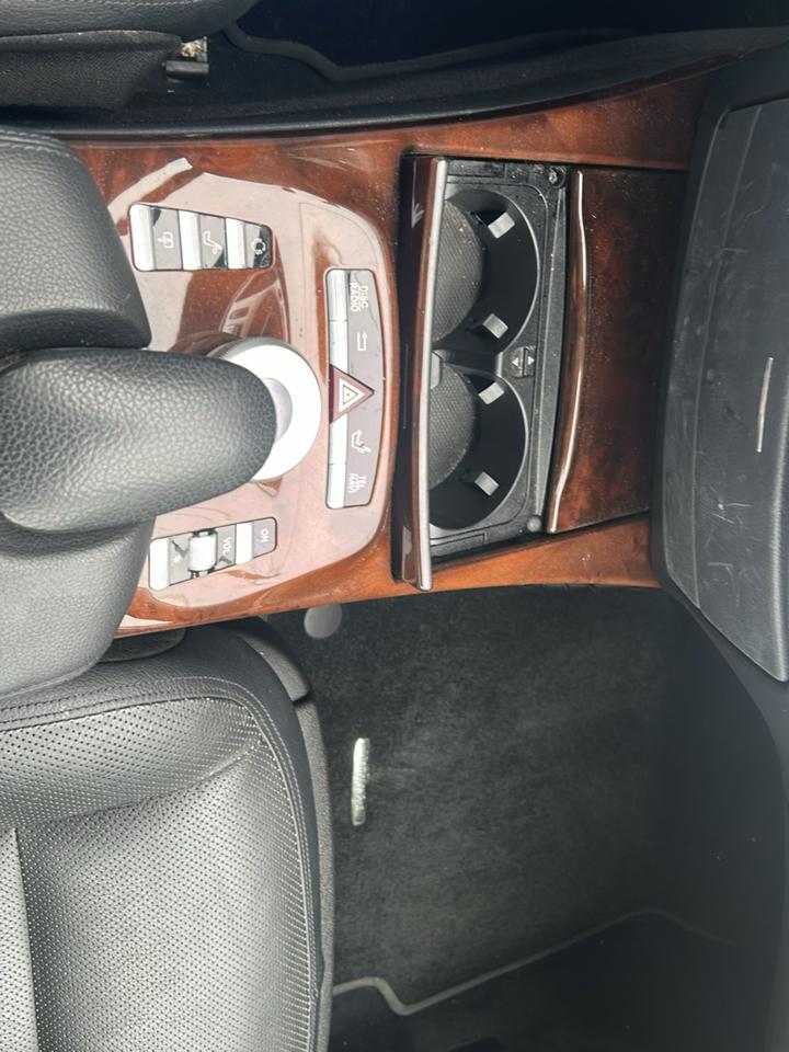 Mercedes-Benz S-Class 4dr Sdn S 550 4MATIC 2011