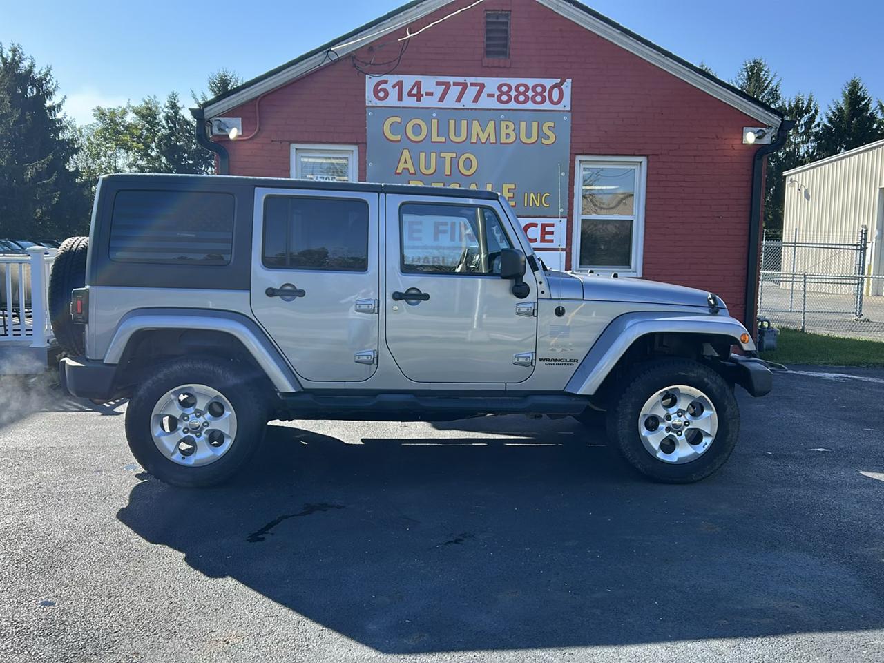Jeep Wrangler Unlimited 4WD 4dr Sahara 2013