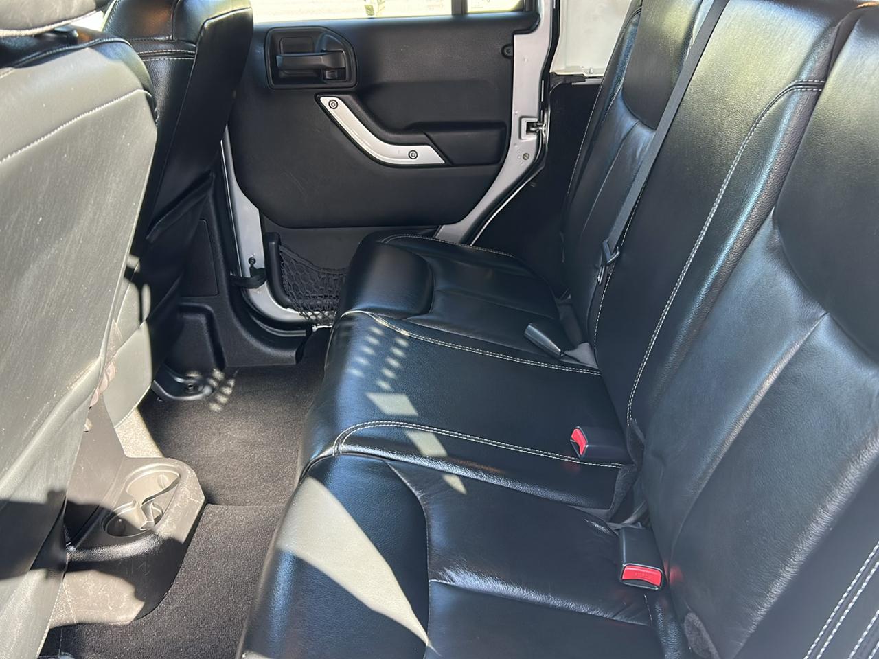 Jeep Wrangler Unlimited 4WD 4dr Sahara 2013