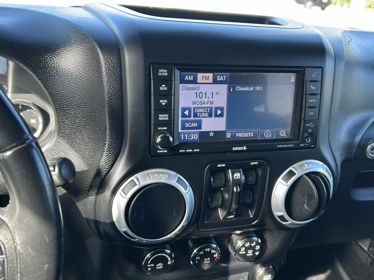 Jeep Wrangler Unlimited 4WD 4dr Sahara 2013