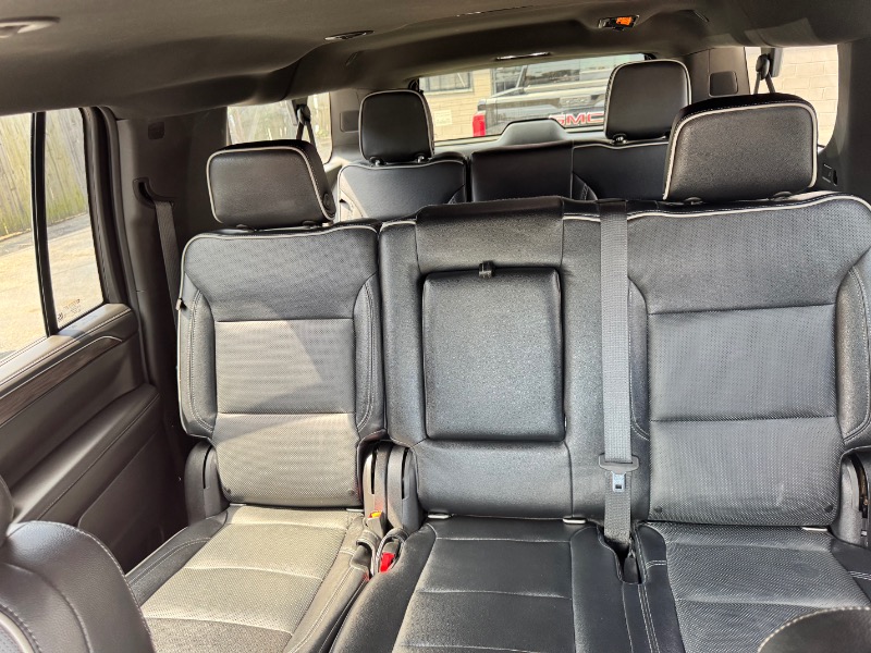 Chevrolet Suburban  2021